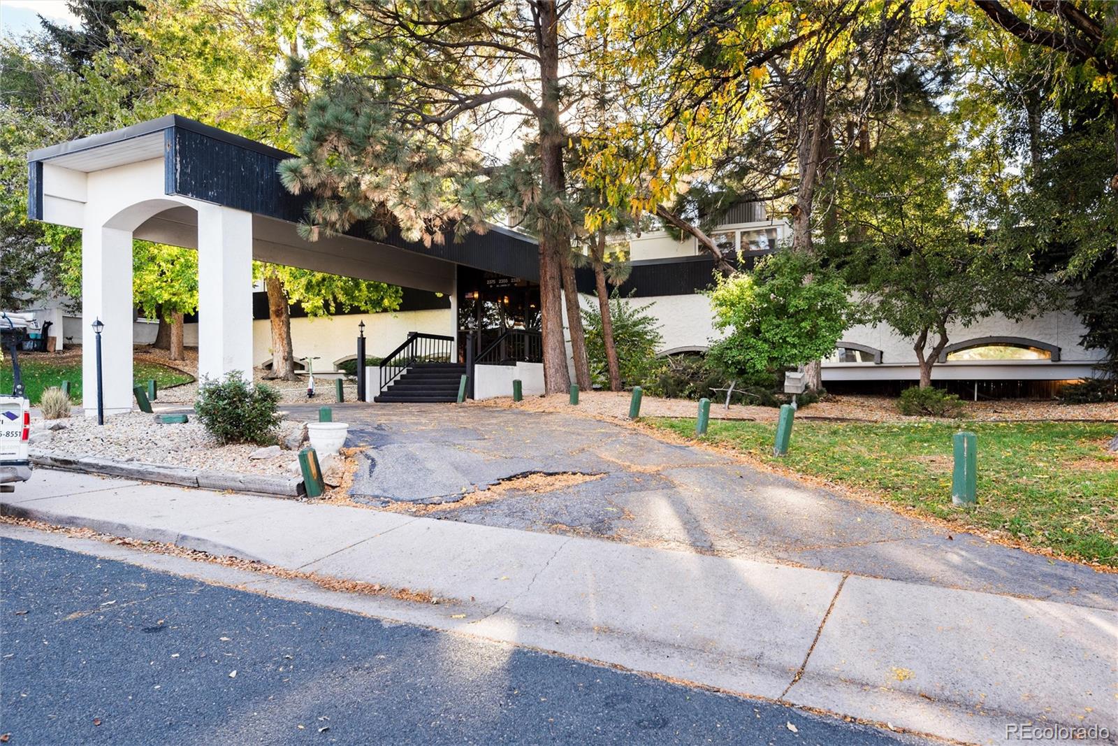 MLS Image #26 for 2325 s linden court,denver, Colorado