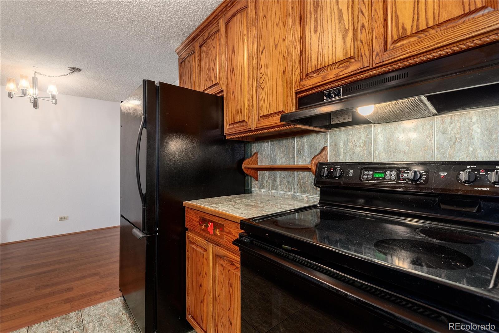 MLS Image #4 for 2325 s linden court,denver, Colorado