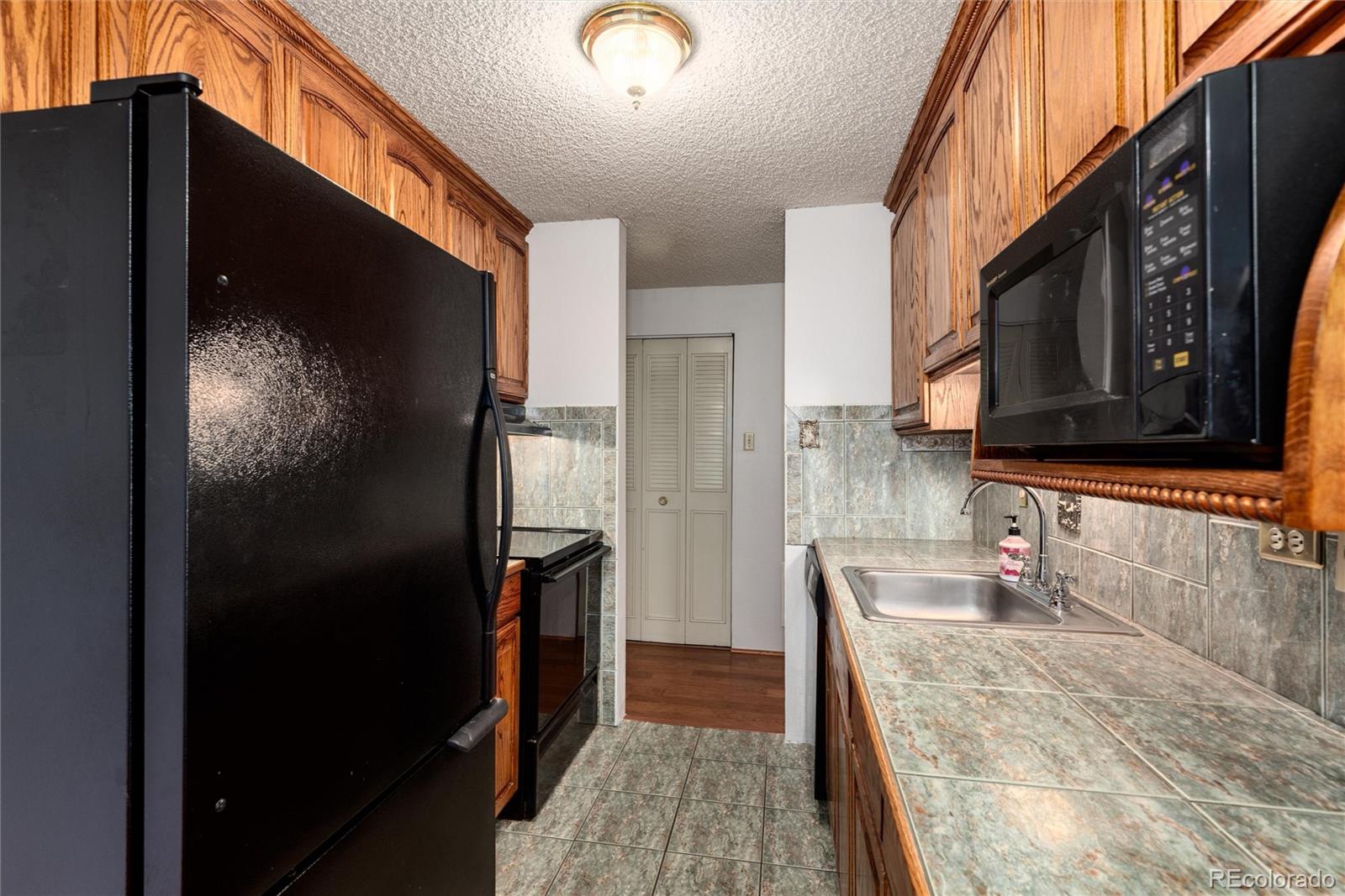 MLS Image #5 for 2325 s linden court,denver, Colorado