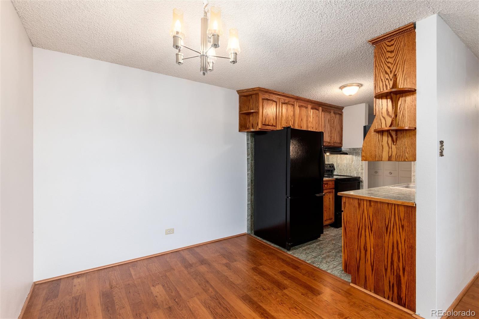 MLS Image #7 for 2325 s linden court,denver, Colorado