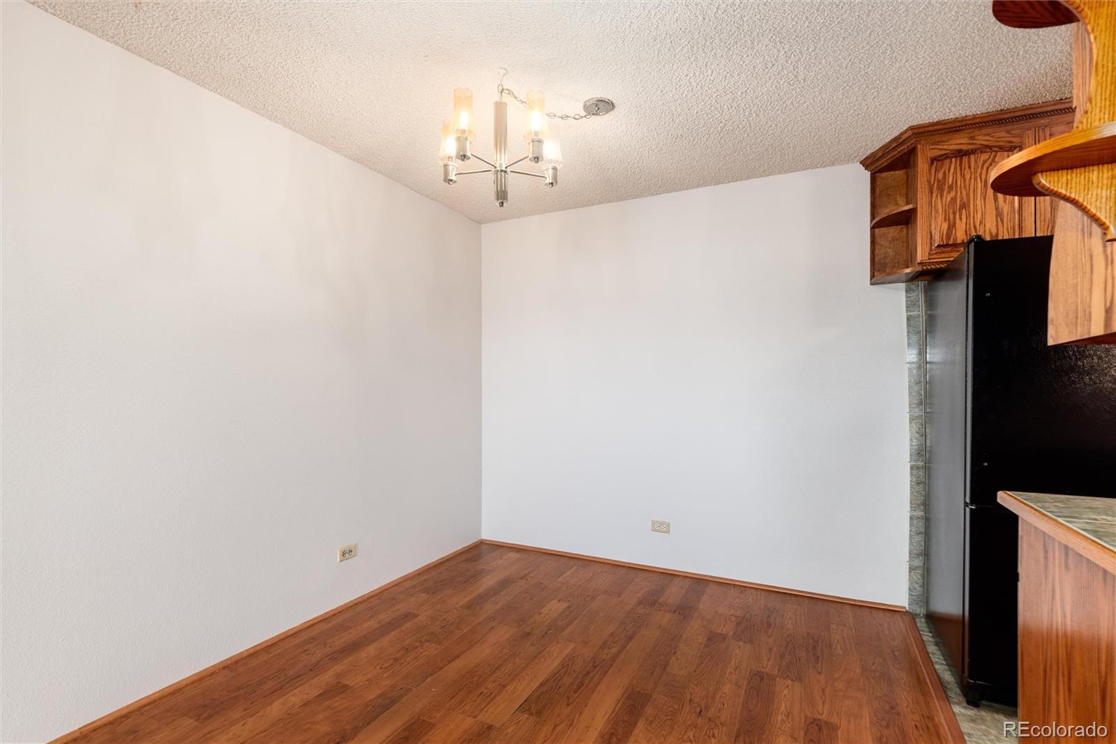 MLS Image #8 for 2325 s linden court,denver, Colorado