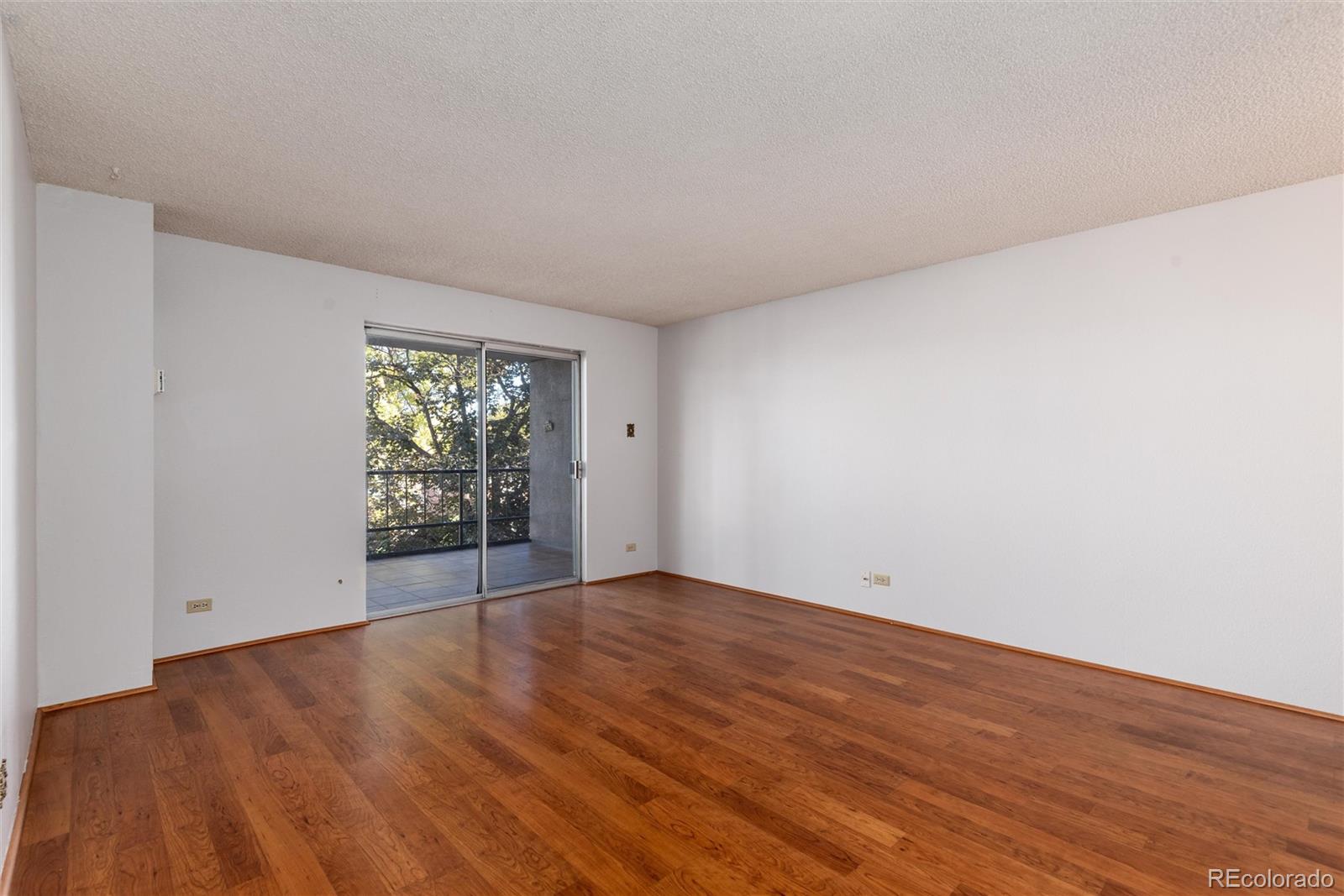 MLS Image #9 for 2325 s linden court,denver, Colorado