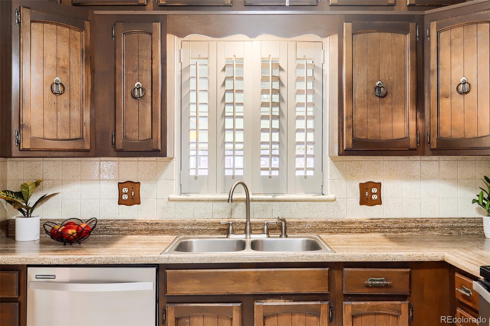 MLS Image #8 for 2009 s winona court,denver, Colorado