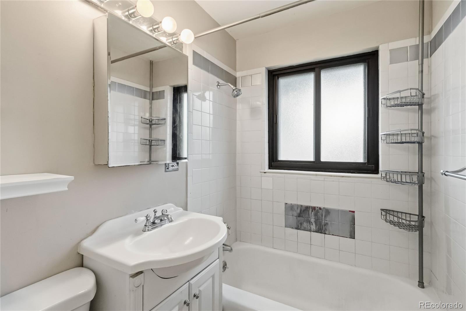 MLS Image #10 for 2380  poplar street,denver, Colorado