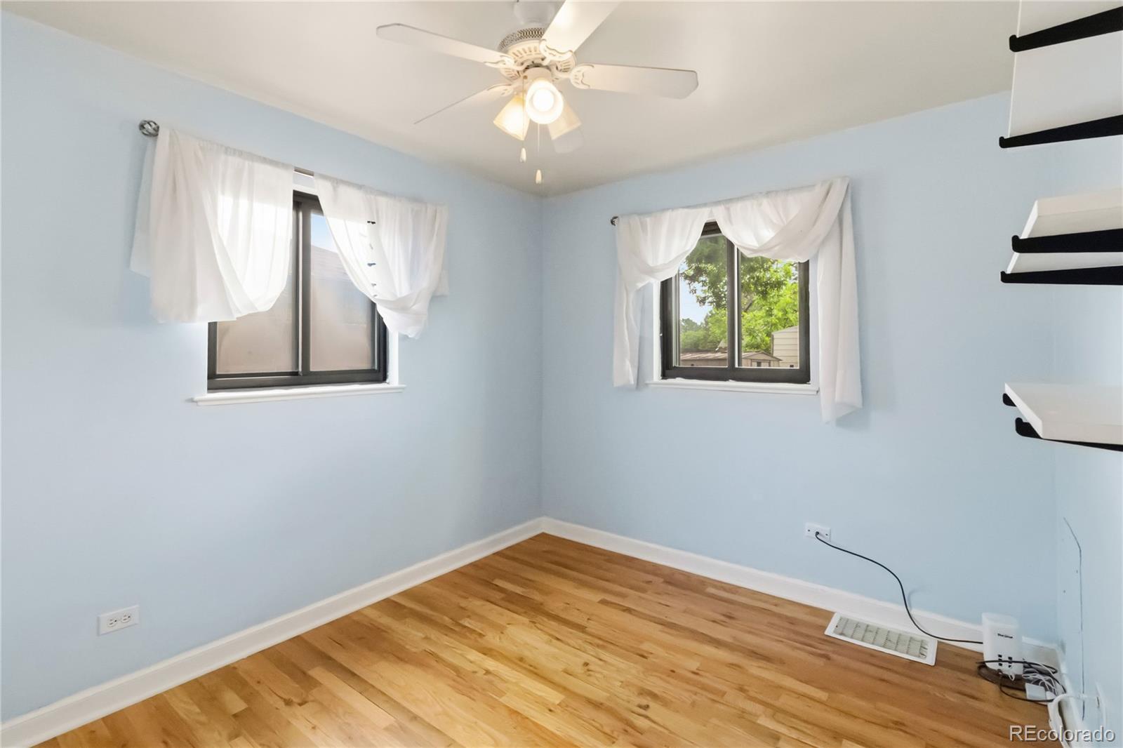 MLS Image #11 for 2380  poplar street,denver, Colorado