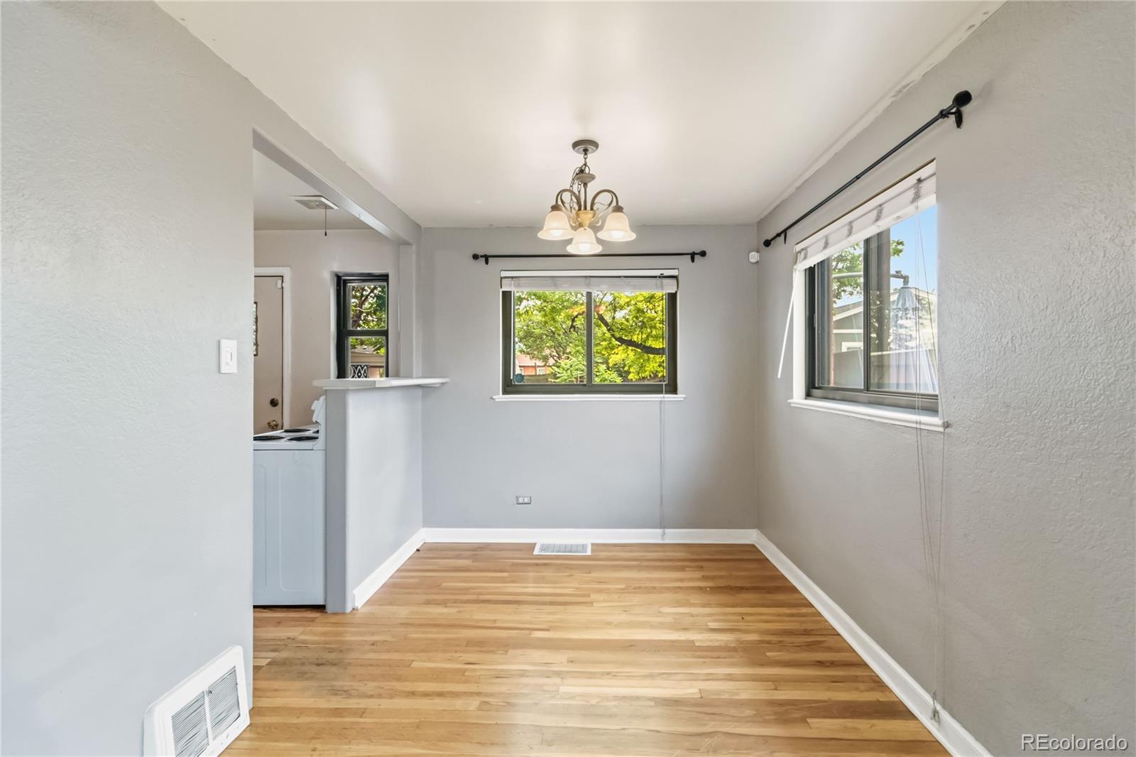 MLS Image #9 for 2380  poplar street,denver, Colorado