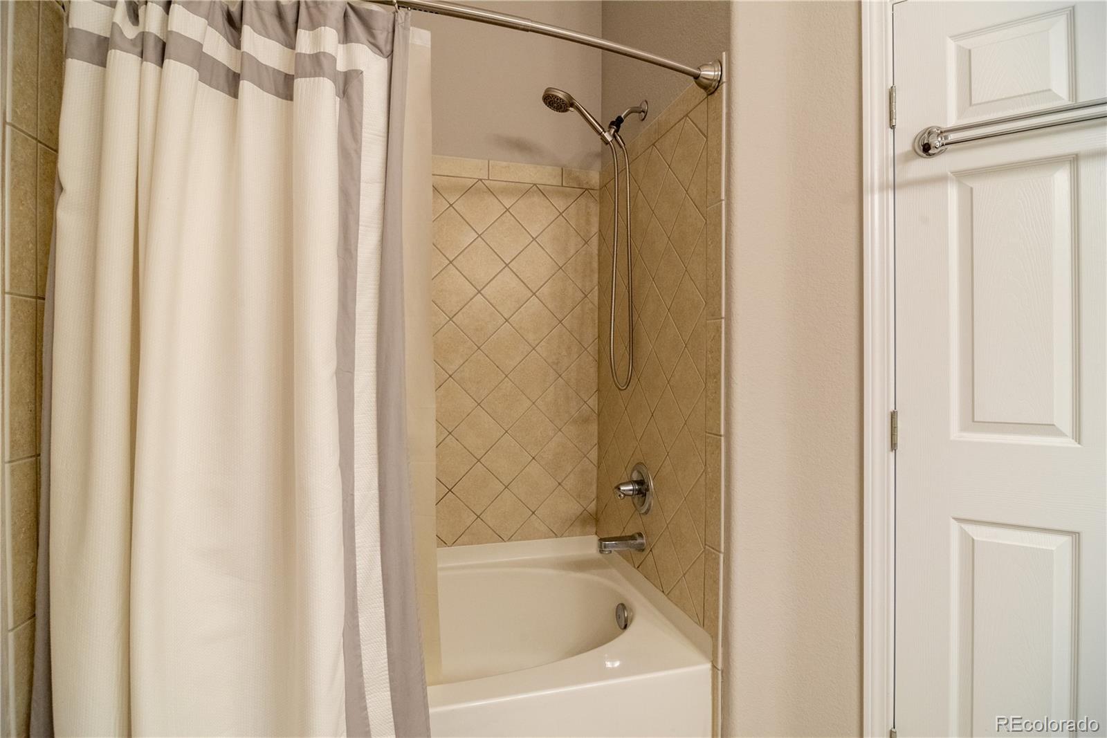 MLS Image #14 for 15470  canyon rim drive 304,englewood, Colorado