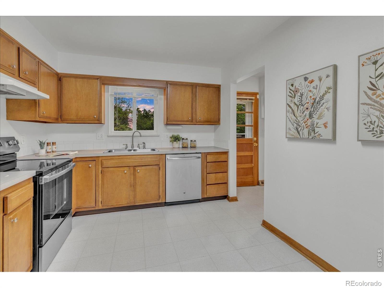 MLS Image #11 for 2652  mountain view avenue,longmont, Colorado
