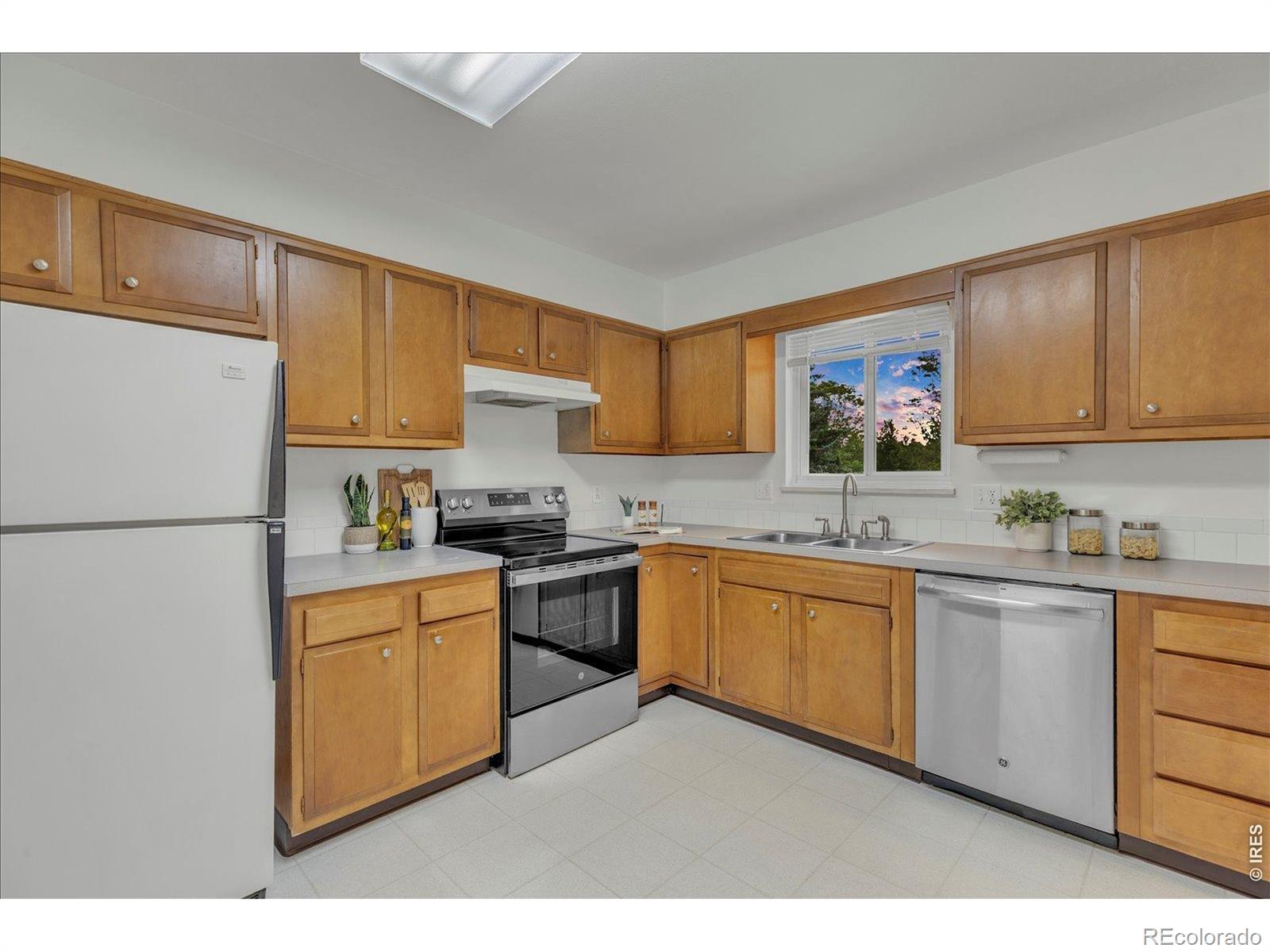MLS Image #12 for 2652  mountain view avenue,longmont, Colorado