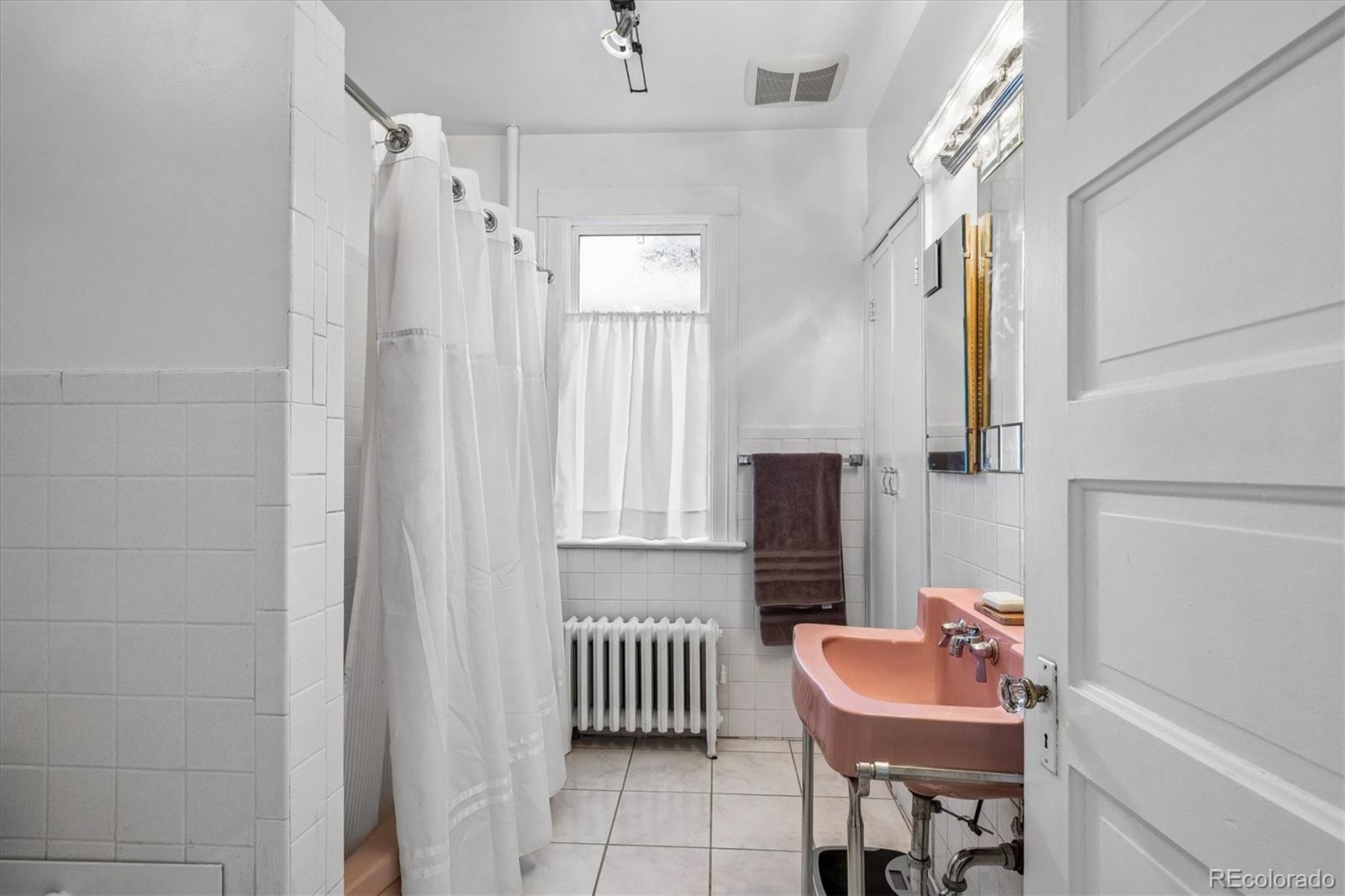 MLS Image #15 for 1140 n emerson street,denver, Colorado