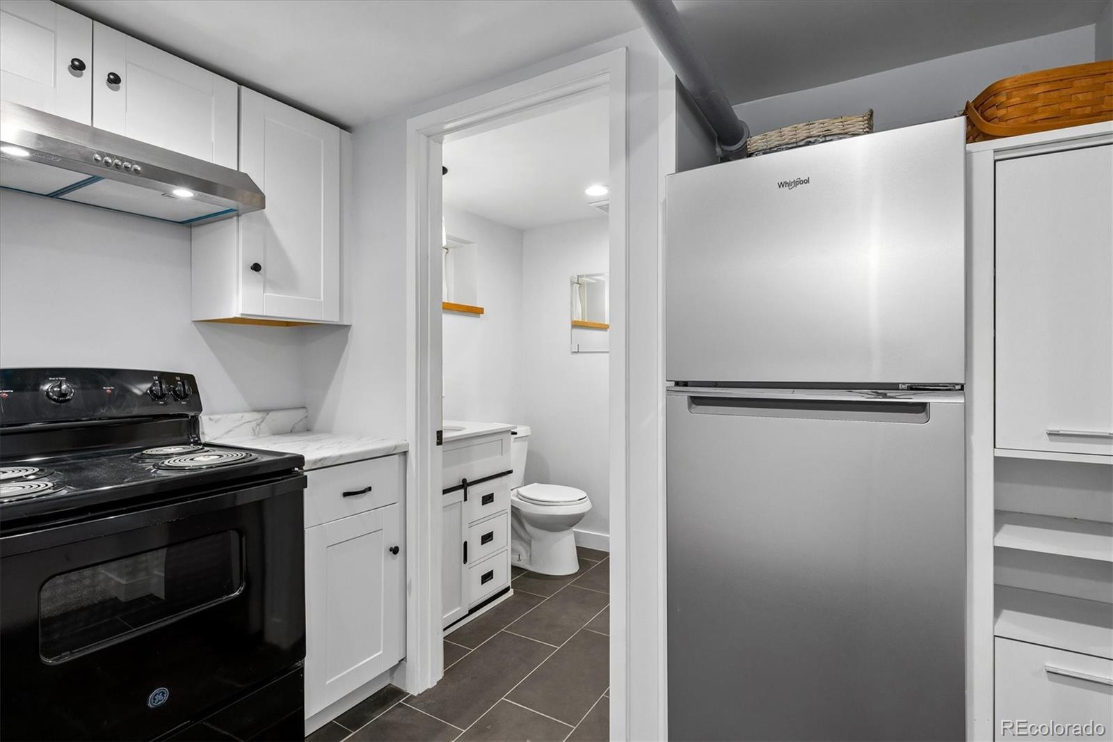 MLS Image #29 for 1140 n emerson street,denver, Colorado