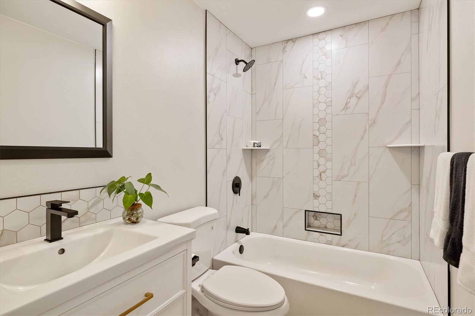 MLS Image #12 for 10172 w 69th avenue,arvada, Colorado
