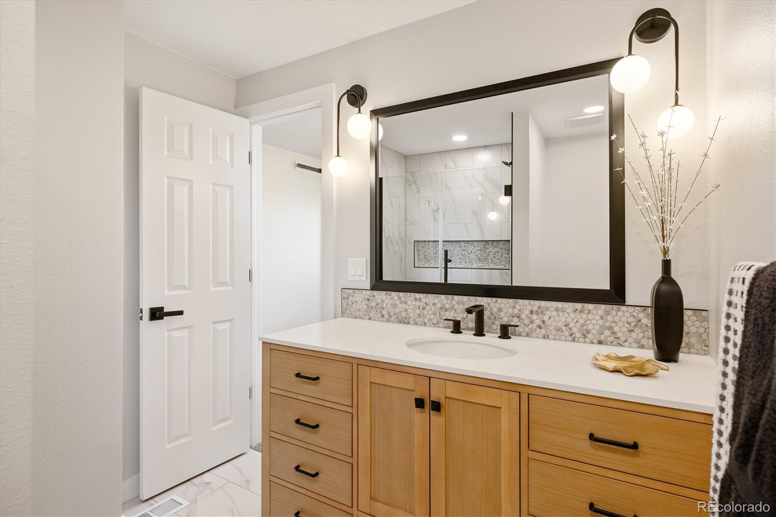 MLS Image #15 for 10172 w 69th avenue,arvada, Colorado