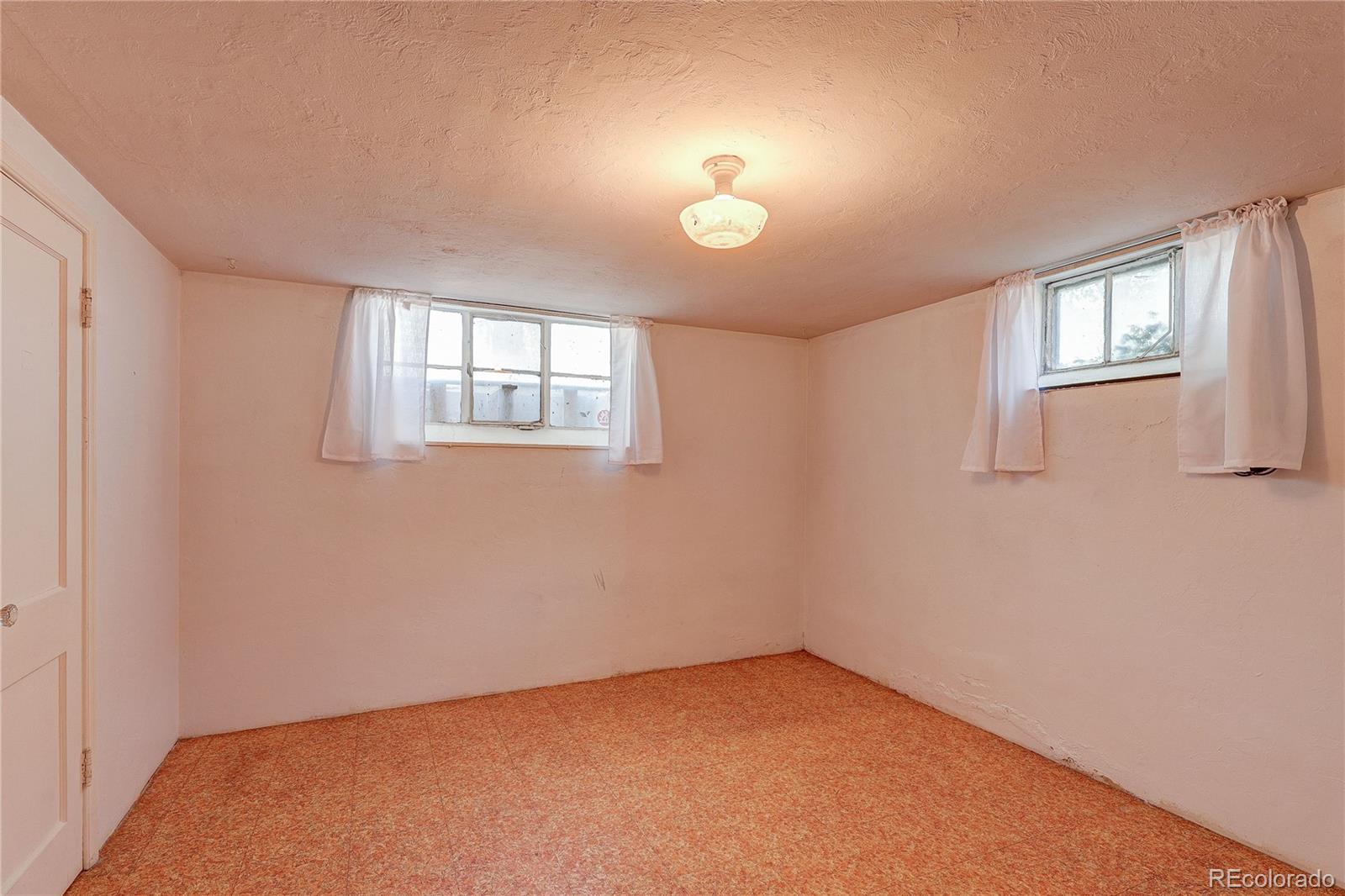 MLS Image #35 for 2550  locust street,denver, Colorado