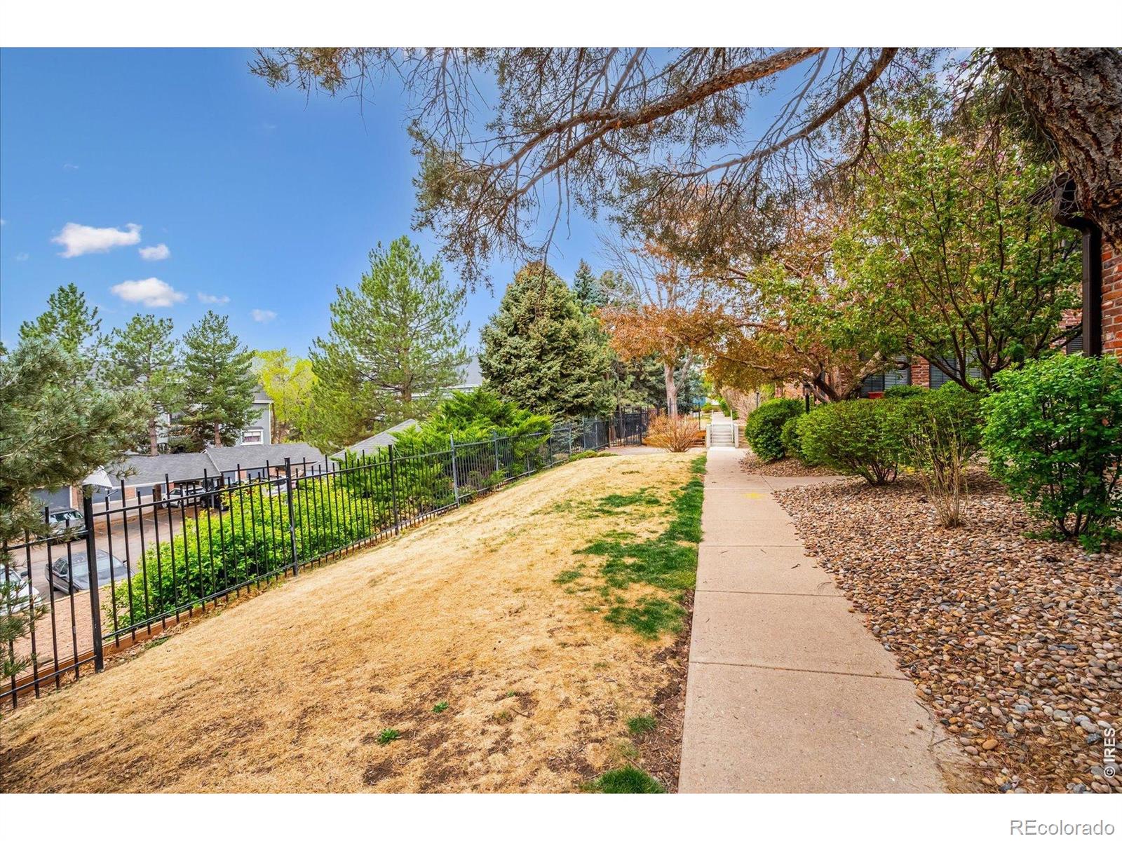 MLS Image #22 for 844 s vance street f,lakewood, Colorado
