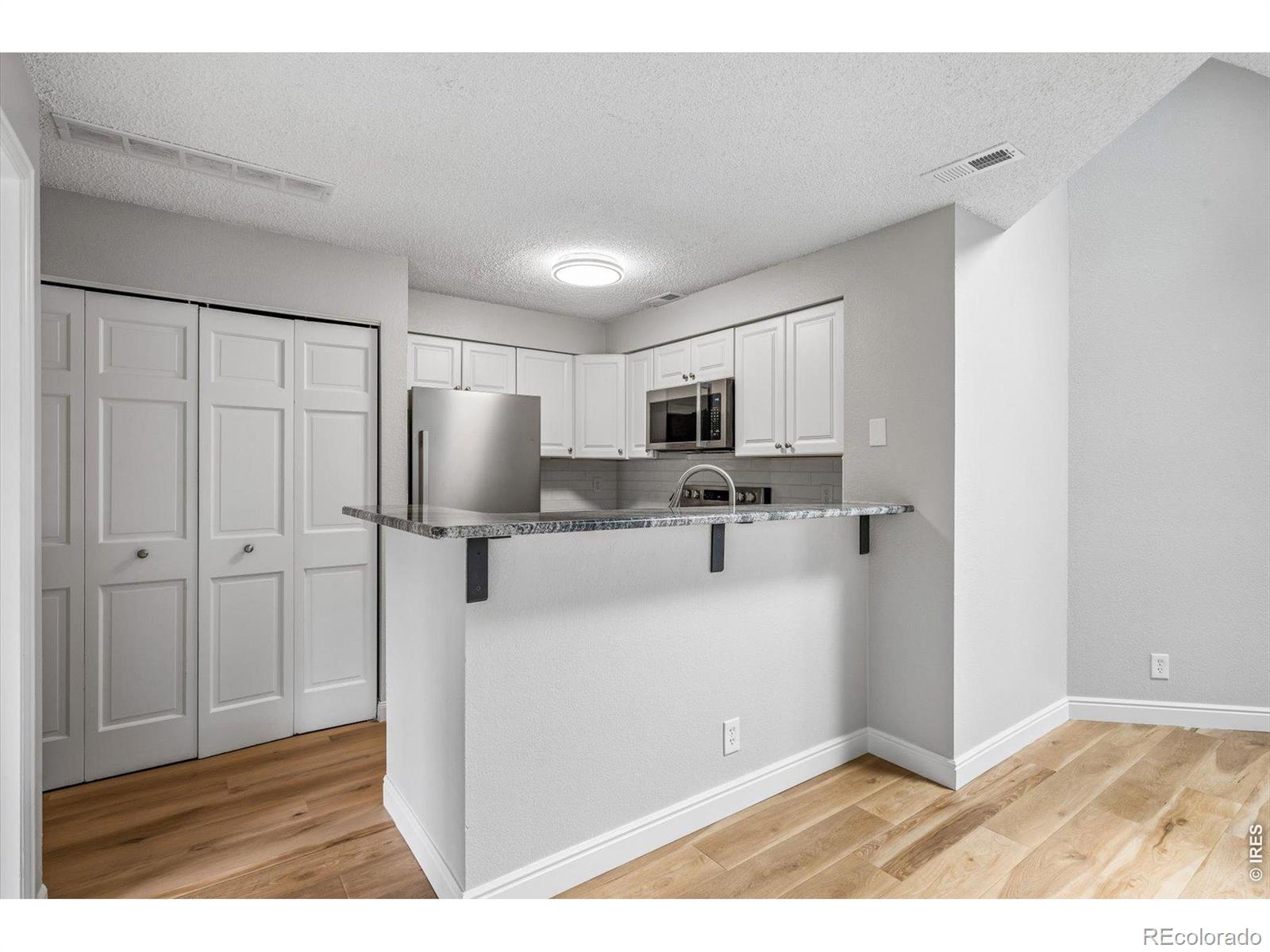 MLS Image #6 for 844 s vance street f,lakewood, Colorado