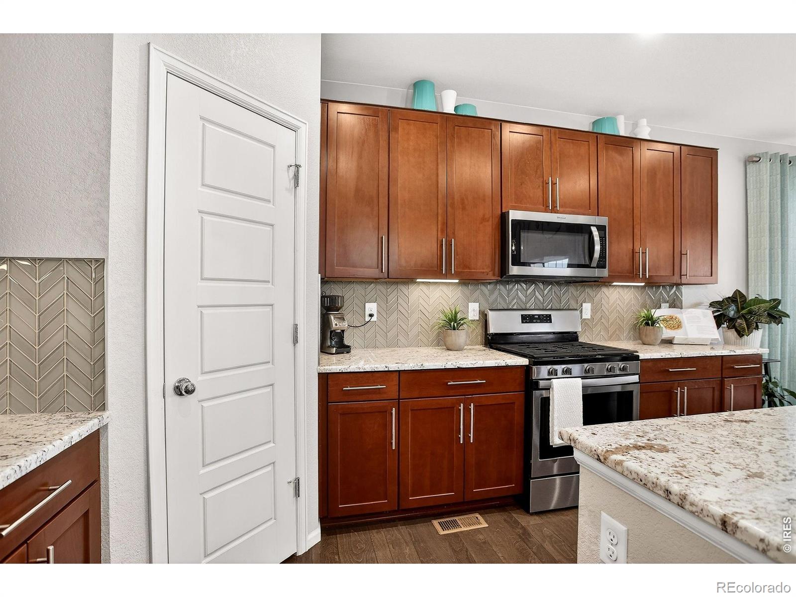 MLS Image #8 for 491  silver crown court,erie, Colorado