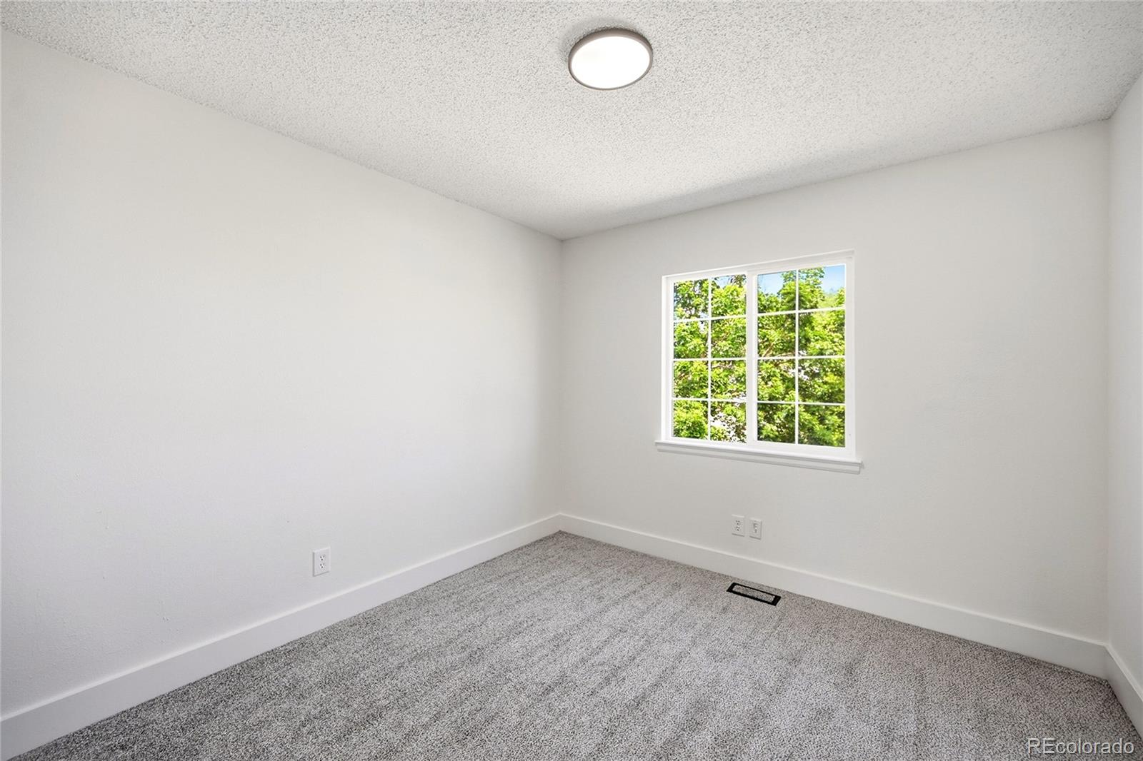 MLS Image #14 for 19036 e ithaca place,aurora, Colorado