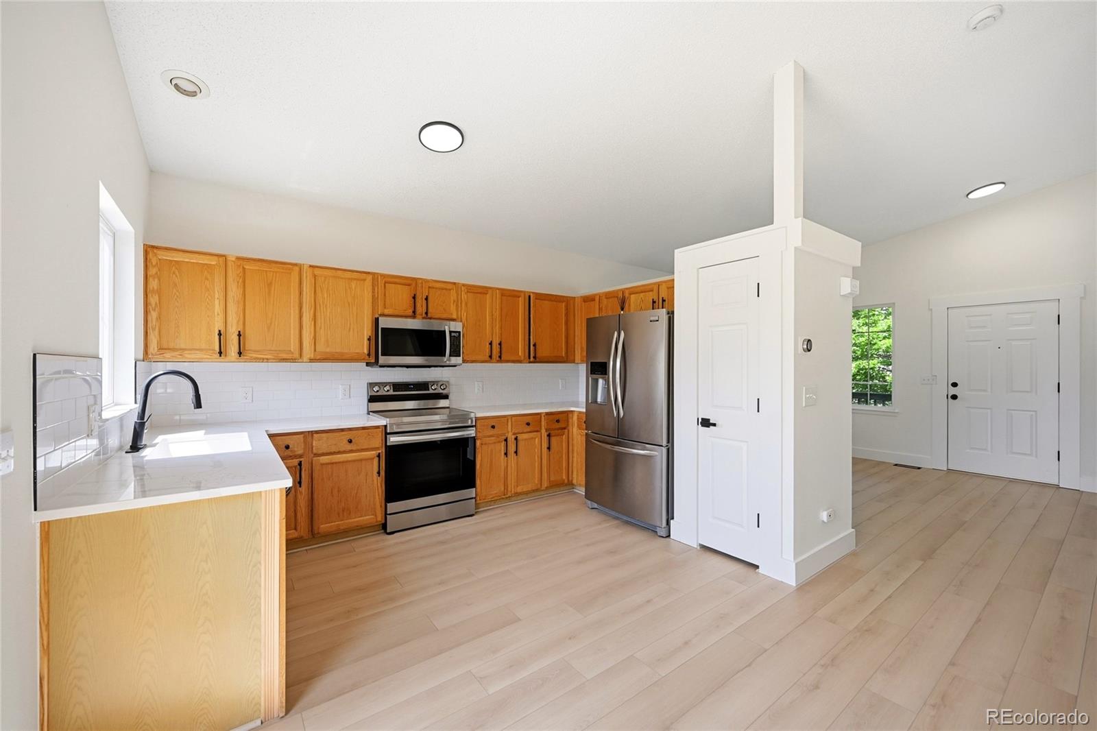 MLS Image #5 for 19036 e ithaca place,aurora, Colorado
