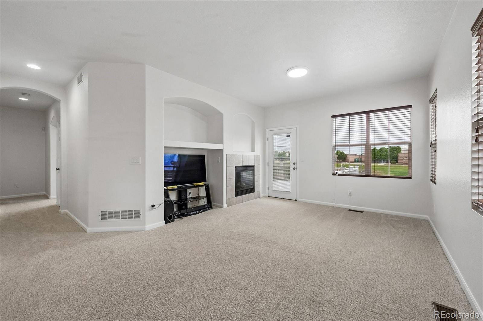 MLS Image #3 for 1329 s coolidge circle,aurora, Colorado