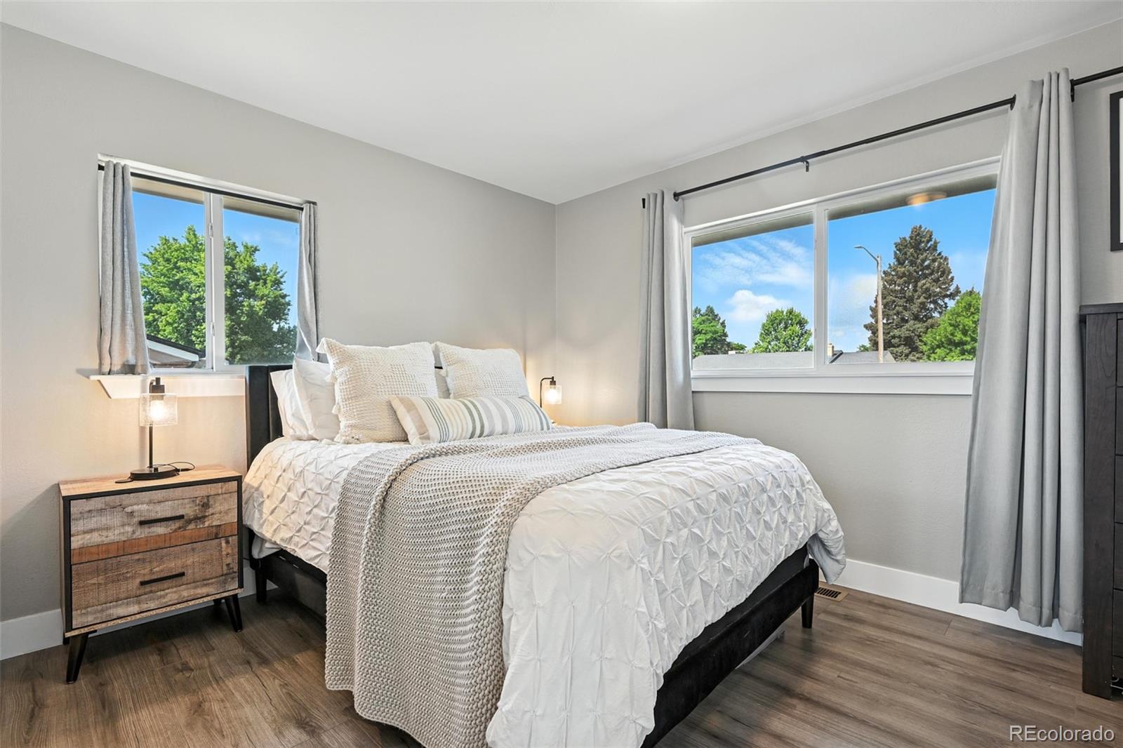 MLS Image #13 for 2714 s raleigh street,denver, Colorado