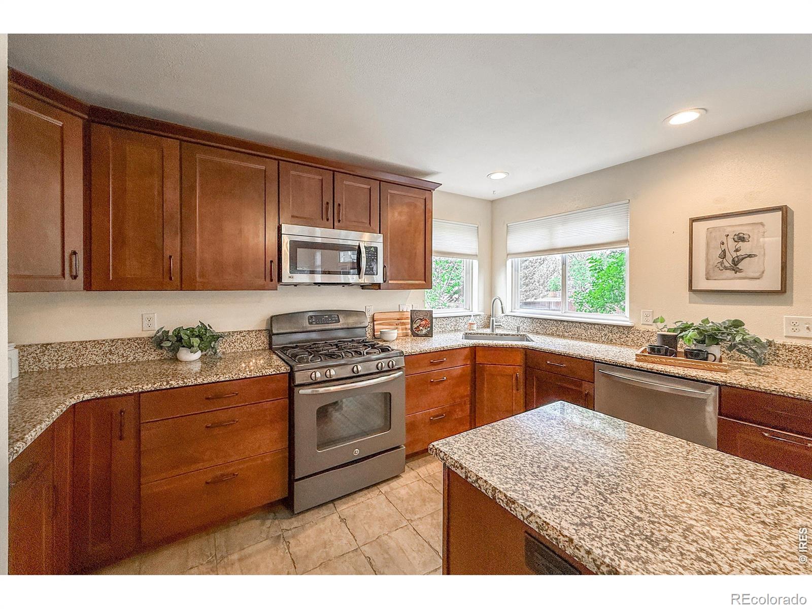 MLS Image #12 for 584  sugar mill place,longmont, Colorado