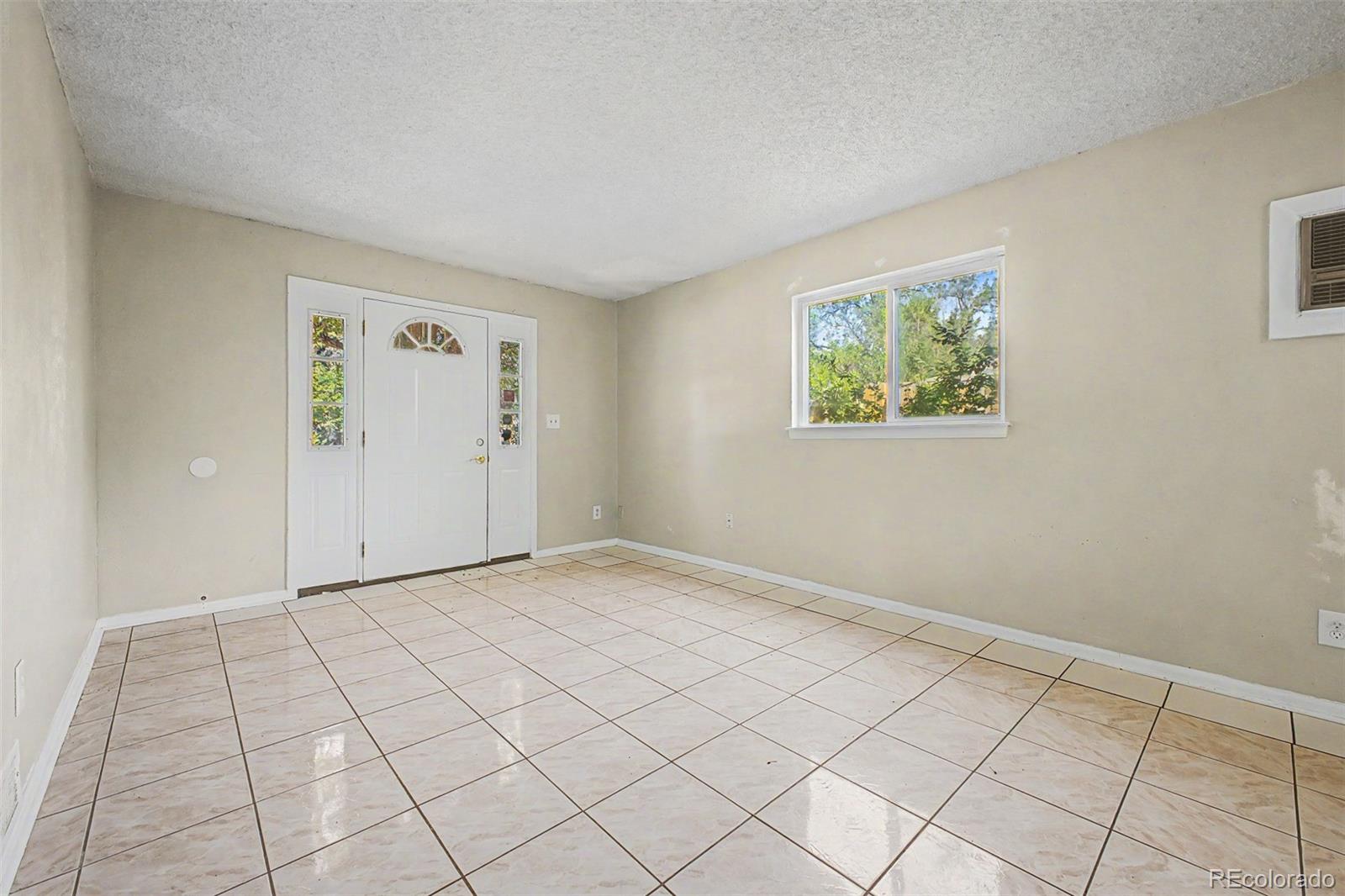 MLS Image #3 for 1042  yuba street,aurora, Colorado