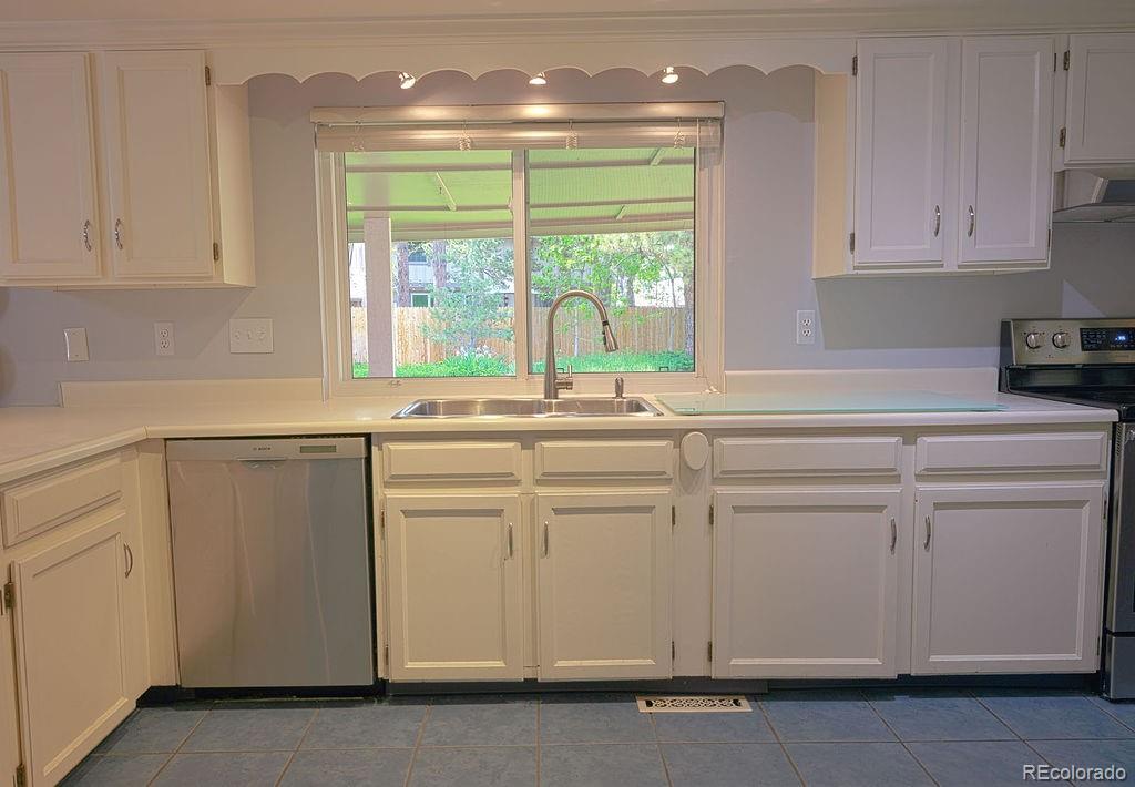 MLS Image #11 for 8401 e long avenue,centennial, Colorado