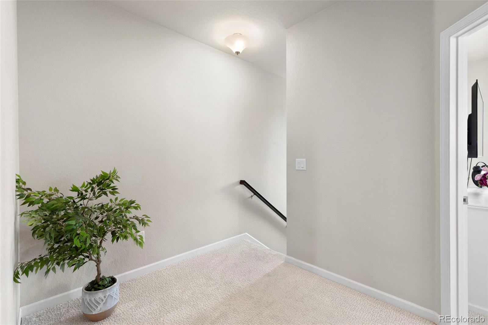 MLS Image #11 for 15526 w 64th loop a,arvada, Colorado