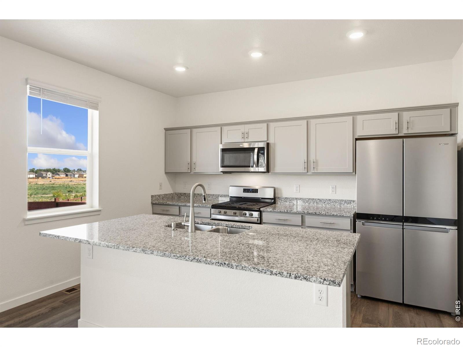 MLS Image #11 for 463  thrush place,johnstown, Colorado