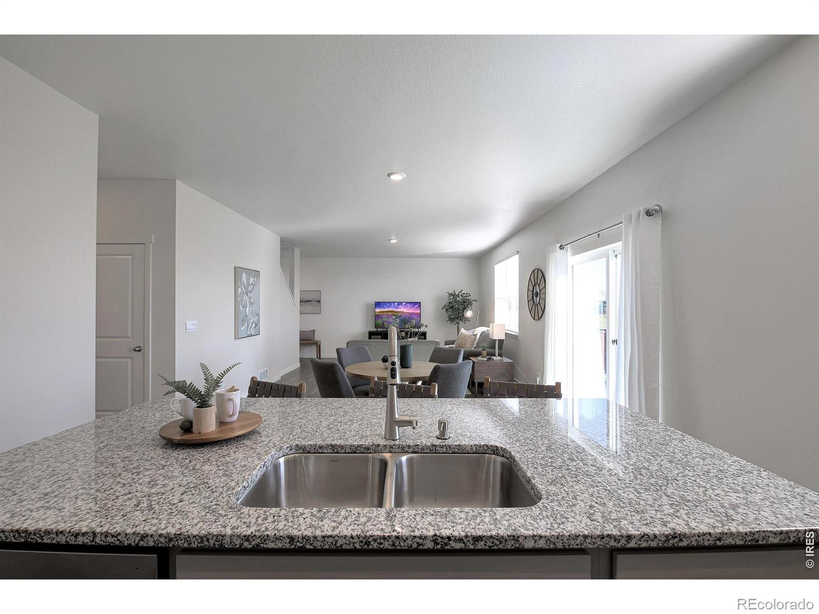 MLS Image #16 for 463  thrush place,johnstown, Colorado