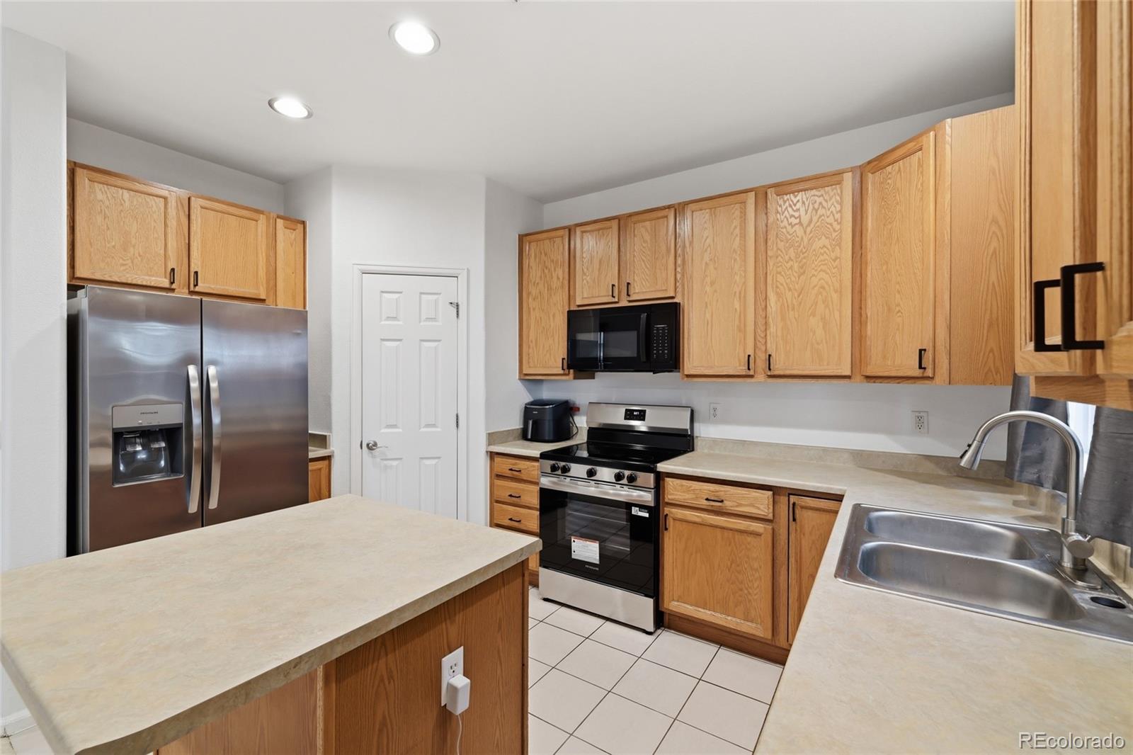 MLS Image #14 for 111  granby way c,aurora, Colorado