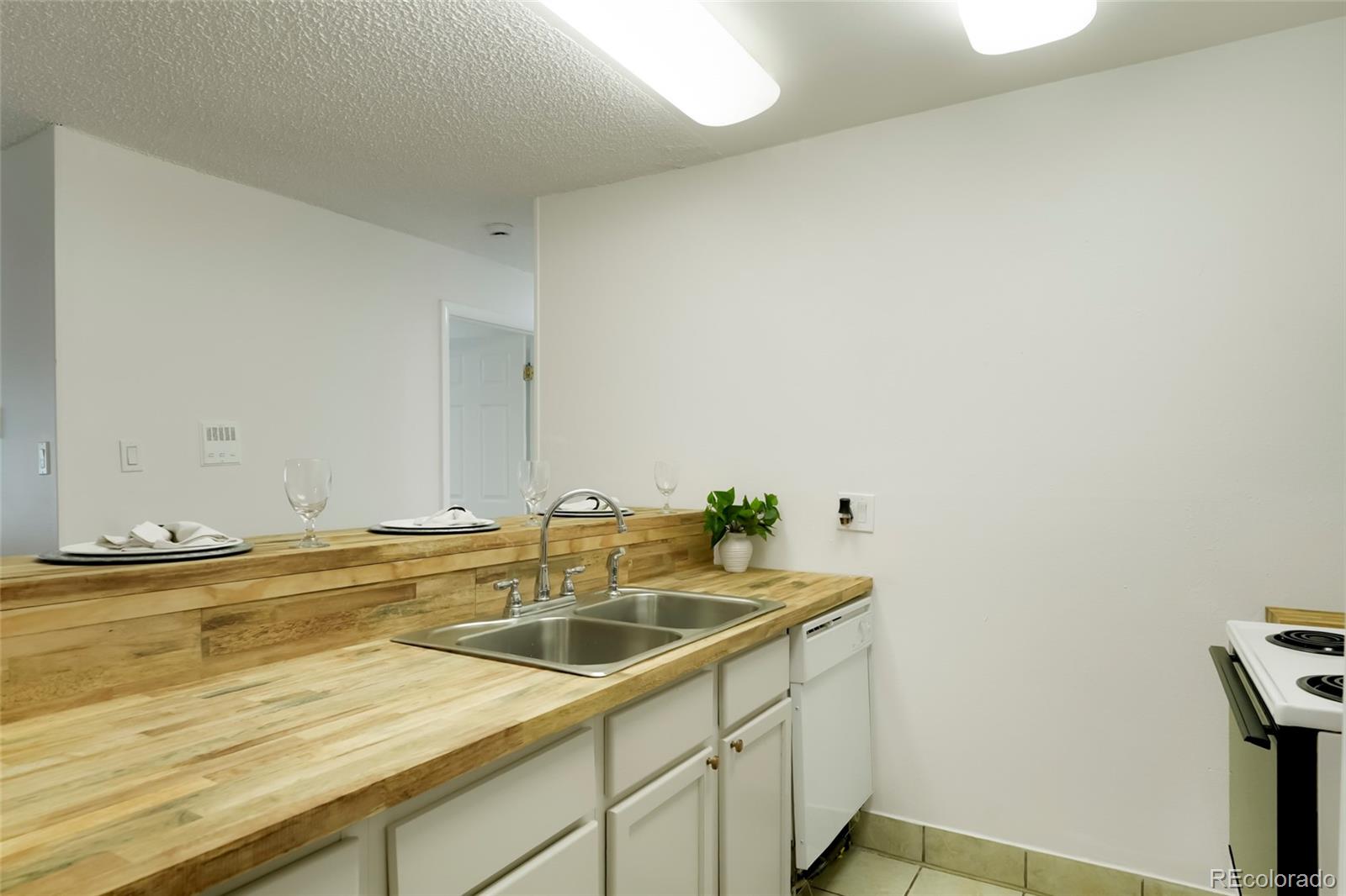 MLS Image #15 for 747 w 96th avenue,thornton, Colorado