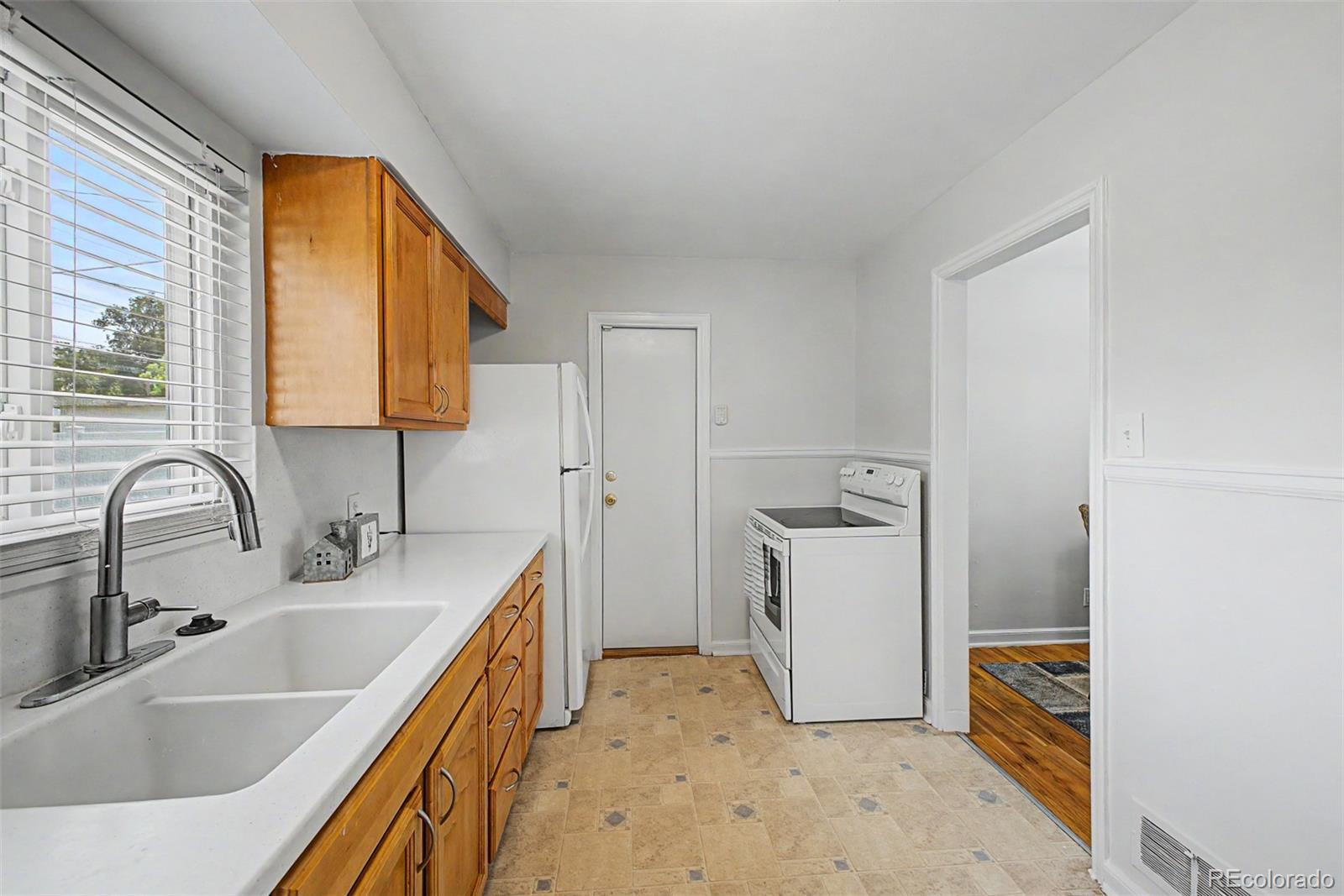 MLS Image #9 for 1156  lansing street,aurora, Colorado