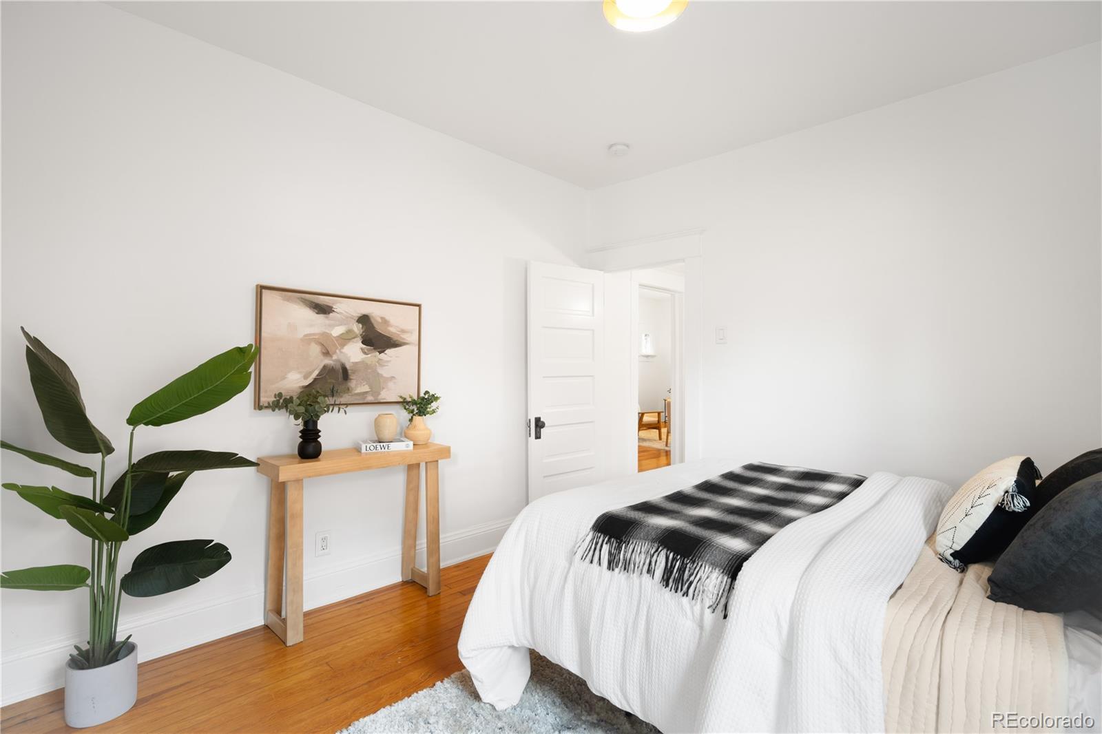 MLS Image #14 for 1288 s lincoln street,denver, Colorado