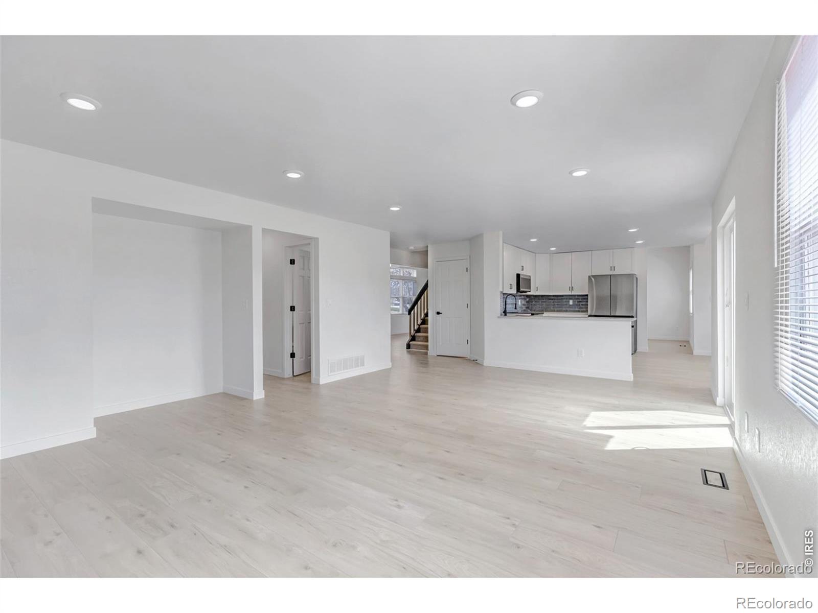 MLS Image #5 for 16859 e prentice circle,centennial, Colorado