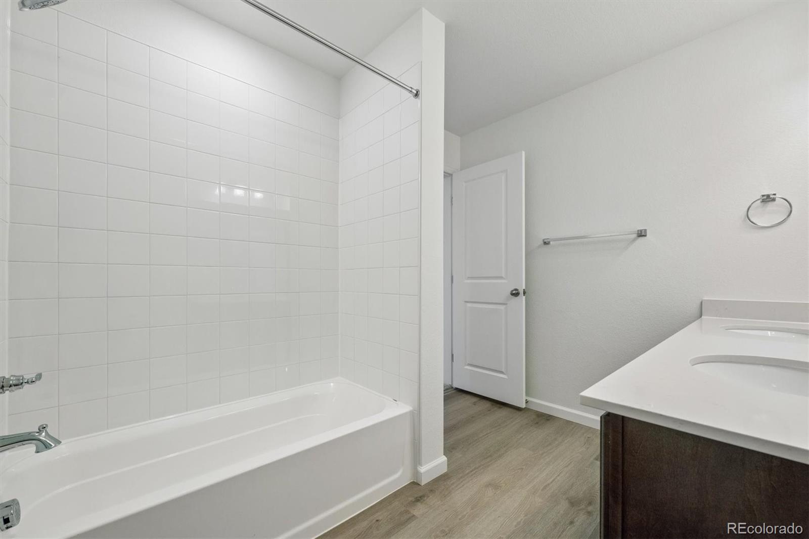 MLS Image #17 for 444 s rifle street,aurora, Colorado