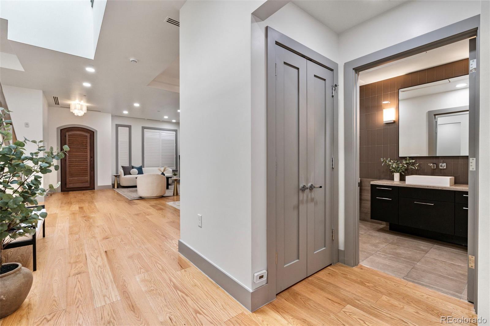 MLS Image #22 for 105  fillmore street 204,denver, Colorado