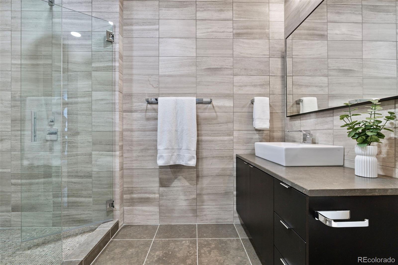 MLS Image #46 for 105  fillmore street 204,denver, Colorado