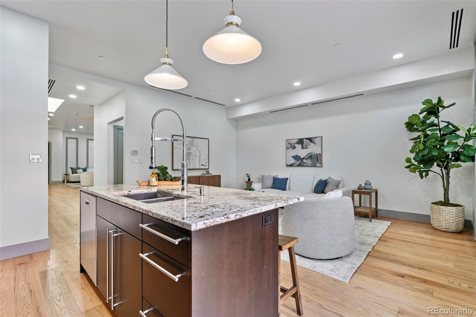 MLS Image #6 for 105  fillmore street 204,denver, Colorado