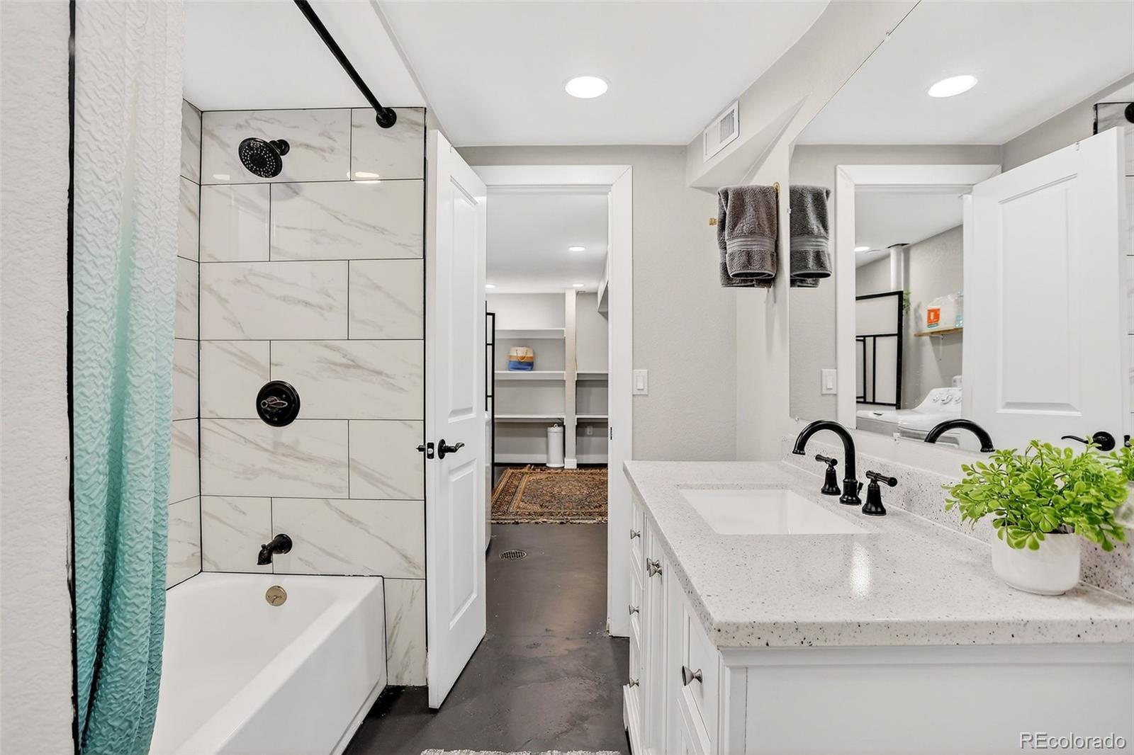 MLS Image #29 for 3222  blackhawk circle ,aurora, Colorado
