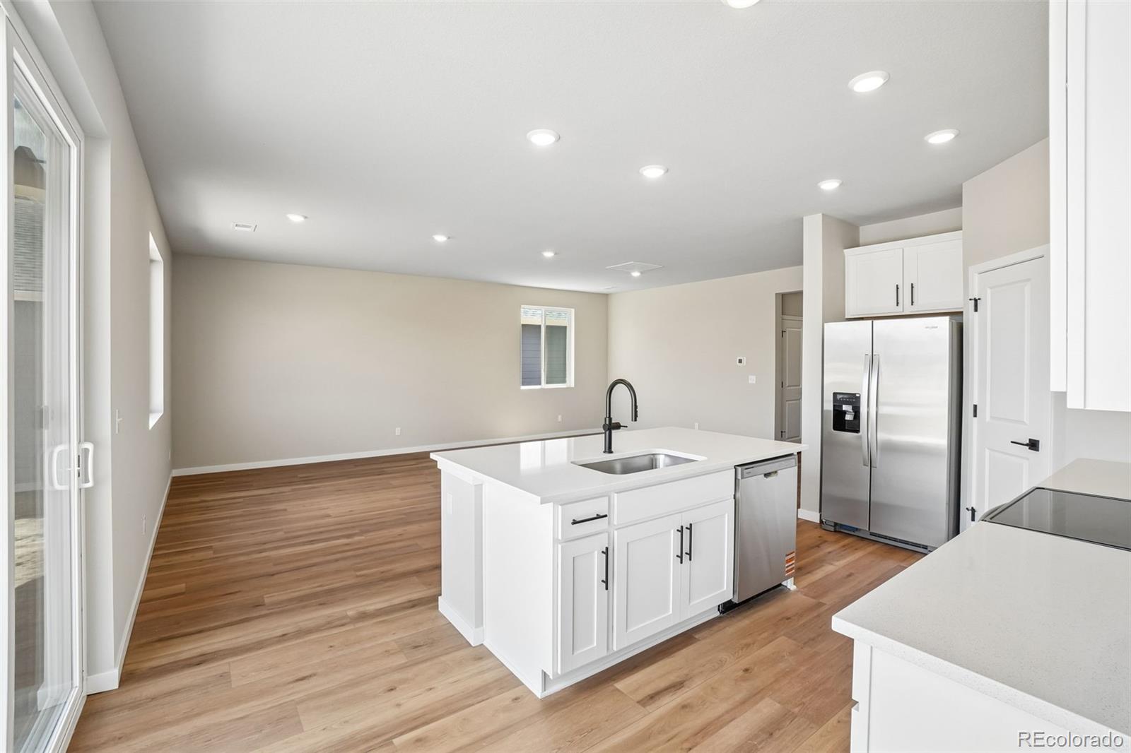 MLS Image #10 for 55003 e 28th place,strasburg, Colorado