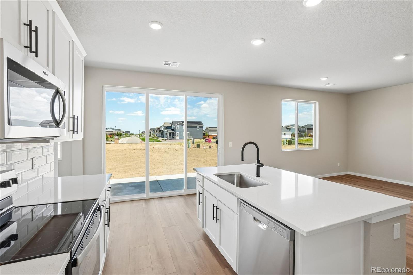 MLS Image #11 for 55003 e 28th place,strasburg, Colorado