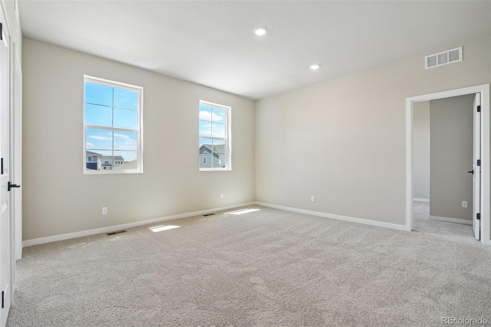 MLS Image #15 for 55003 e 28th place,strasburg, Colorado