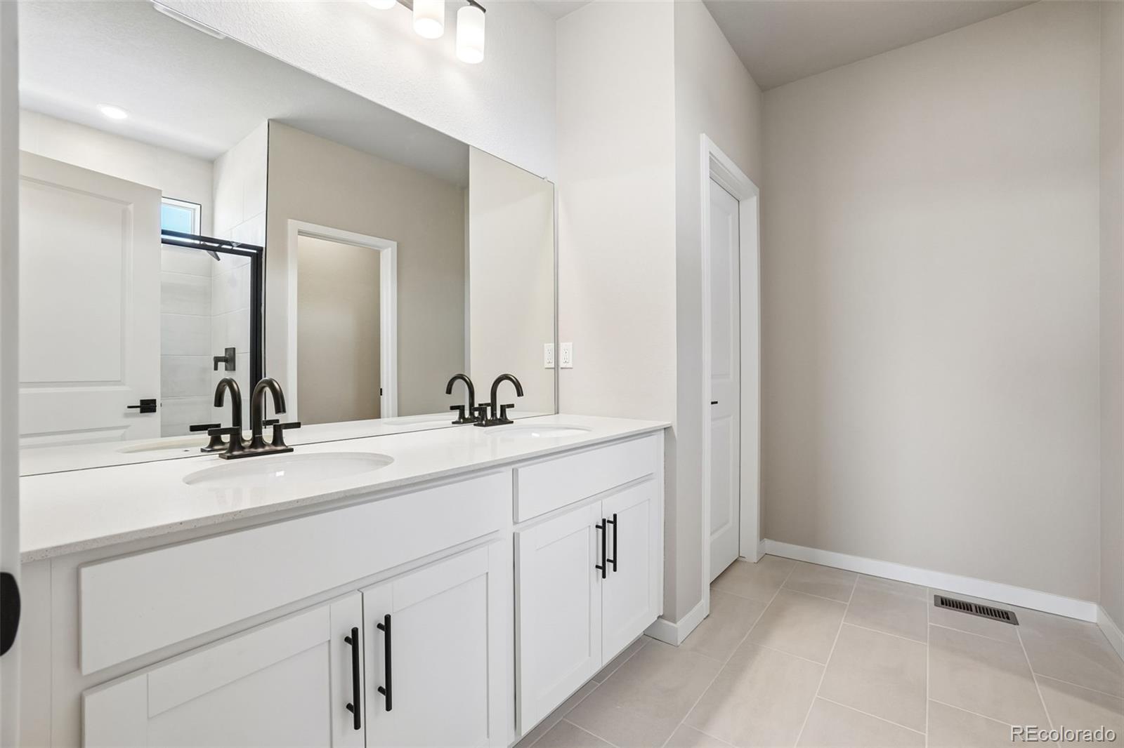 MLS Image #29 for 55003 e 28th place,strasburg, Colorado