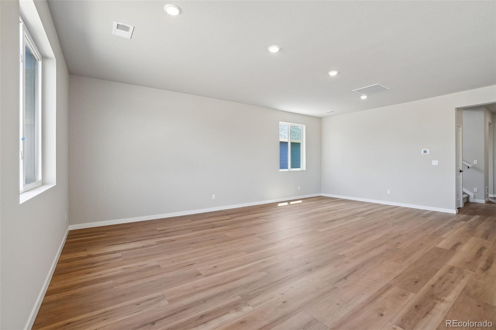 MLS Image #5 for 55003 e 28th place,strasburg, Colorado