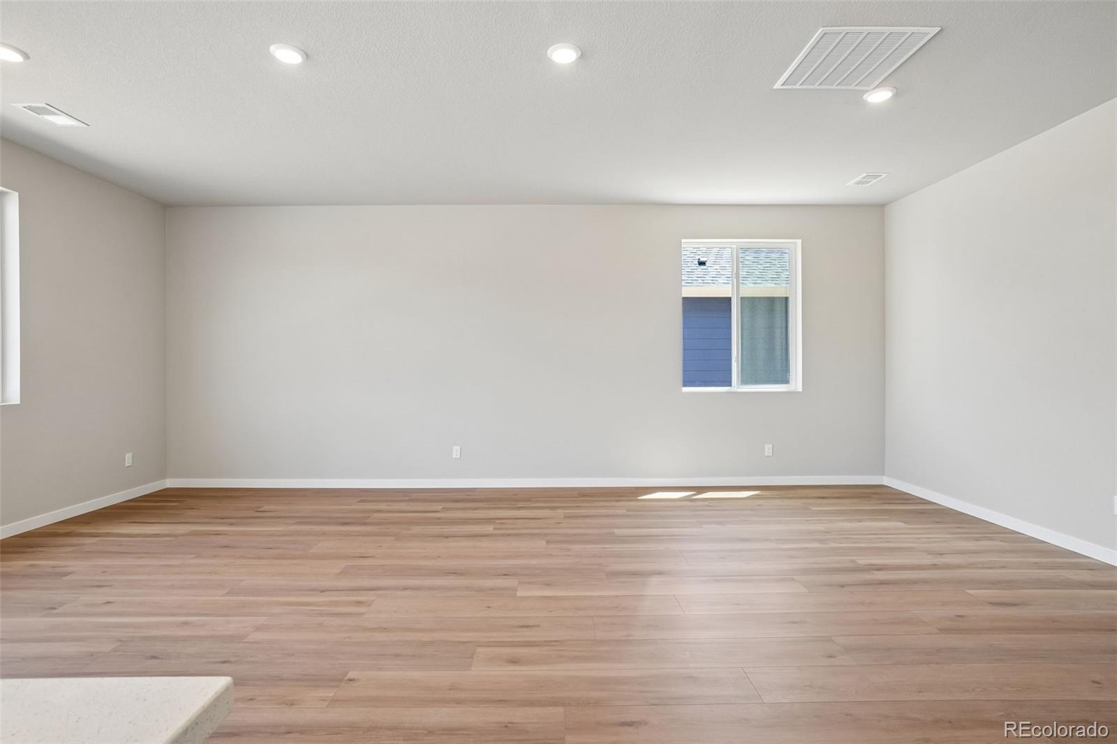 MLS Image #6 for 55003 e 28th place,strasburg, Colorado