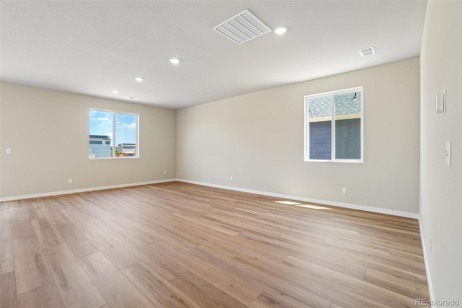 MLS Image #7 for 55003 e 28th place,strasburg, Colorado
