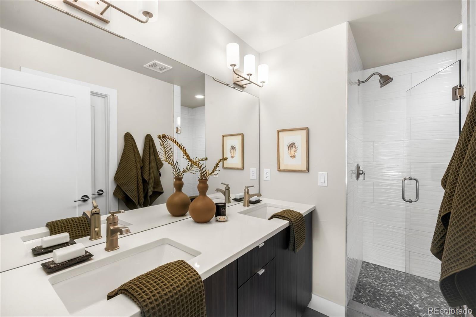 MLS Image #19 for 2435 s high street,denver, Colorado