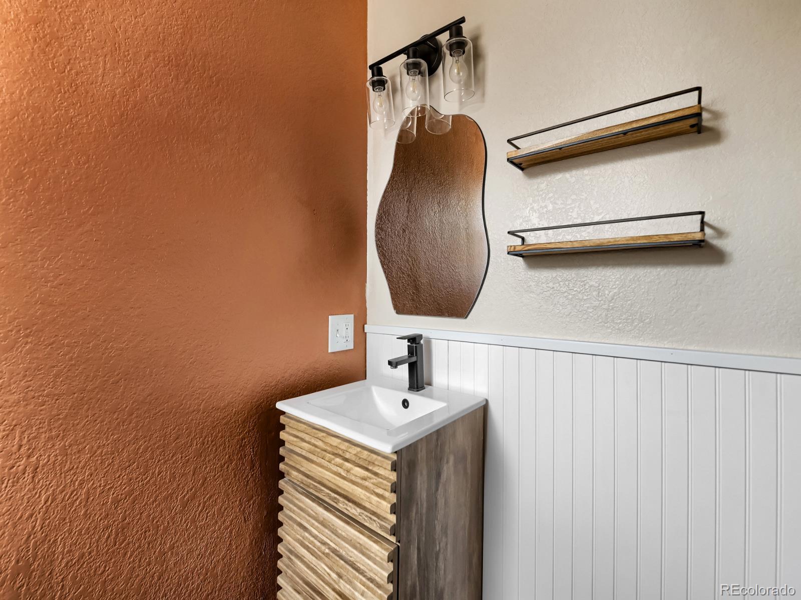 MLS Image #18 for 628 s oswego court,aurora, Colorado